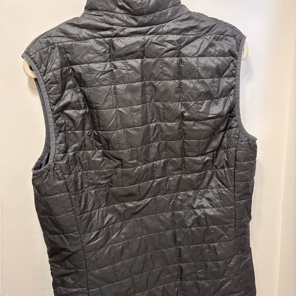 Patagonia Men’s Nano Puff Vest - Picture 2 of 5